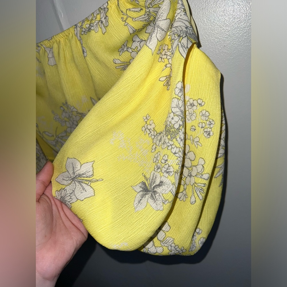 Lush Women’s Yellow Flowy Floral Off The Shoulder Crop Top Size Medium - Picture 2 of 5